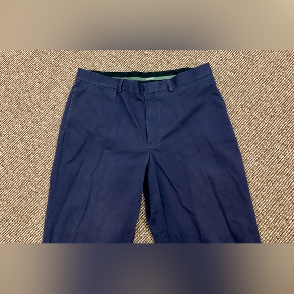 Men's 37 x 30 L. L. Bean 100% Cotton Classic Fit Flat Front Navy Chino Pants - Picture 4 of 13